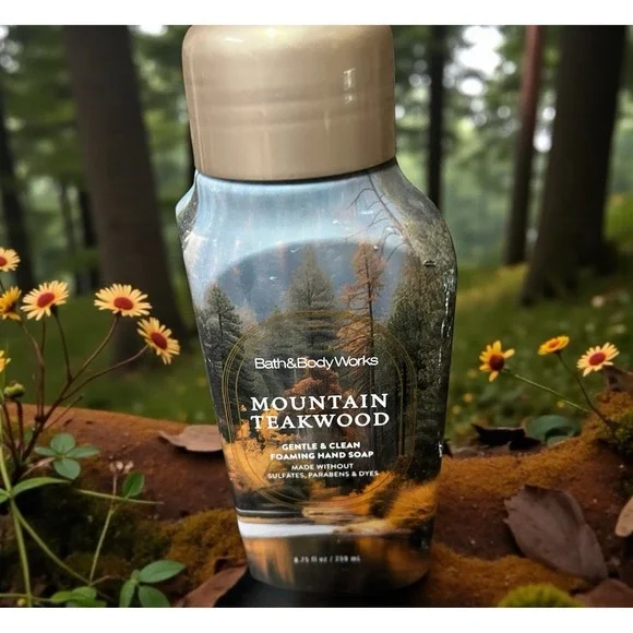 Bath‎ & Body Works Foaming Hand Soap  Mountain Teakwood 8.75 oz - Picture 2 of 9